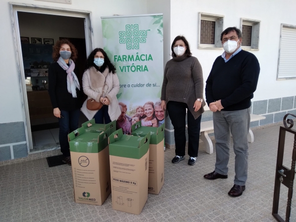 Recolha solidária na Junta de Freguesia